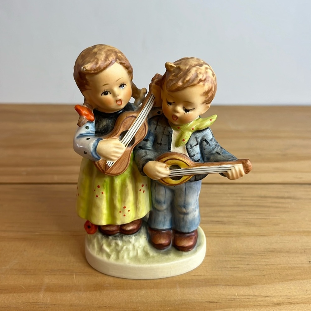 Vintage Hummel Goebel #150 2/0 "Happy Days" ~  1960 -1972 era TMK-6
